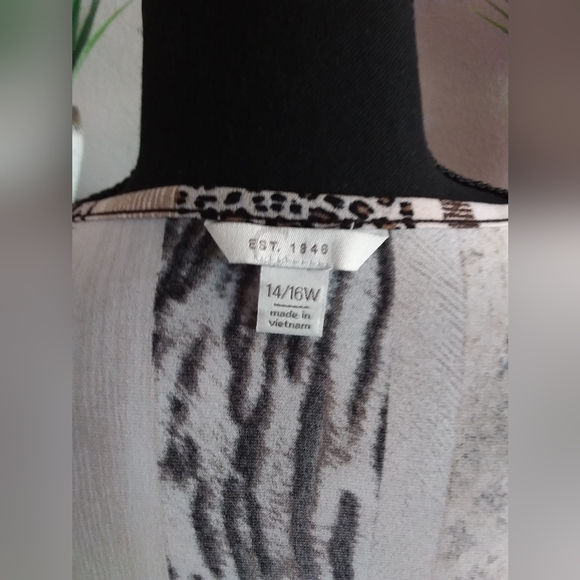 Est.1946 Ladies Animal Print Tunic Top - Picture 6 of 6